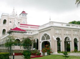https://punetourism.co.in/images/places-to-visit/headers/aga-khan-palace-pune-tourism-entry-fee-timings-holidays-reviews-header.jpg