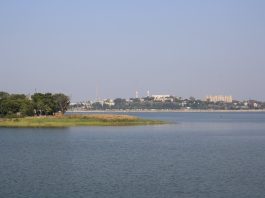 https://myjourneythroughindia.files.wordpress.com/2015/01/upper-lake-bhopal.jpg